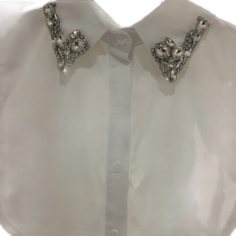 Detailed collar
