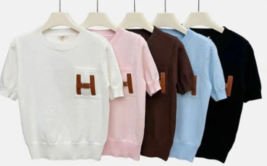 A Luxe short ,sleeve,knitted,top