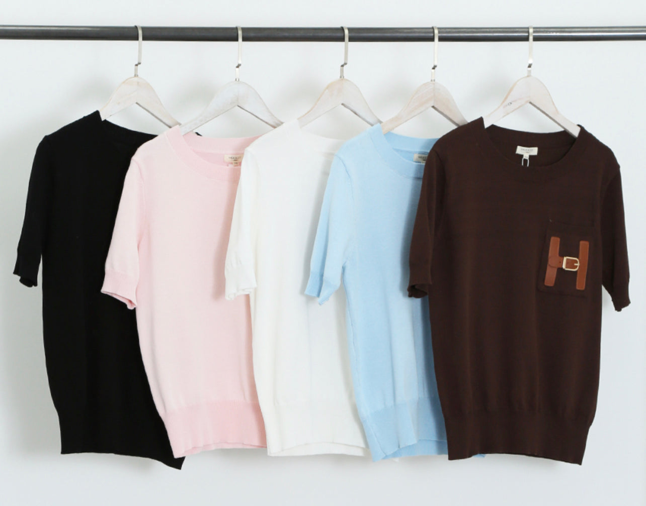 A Luxe short ,sleeve,knitted,top