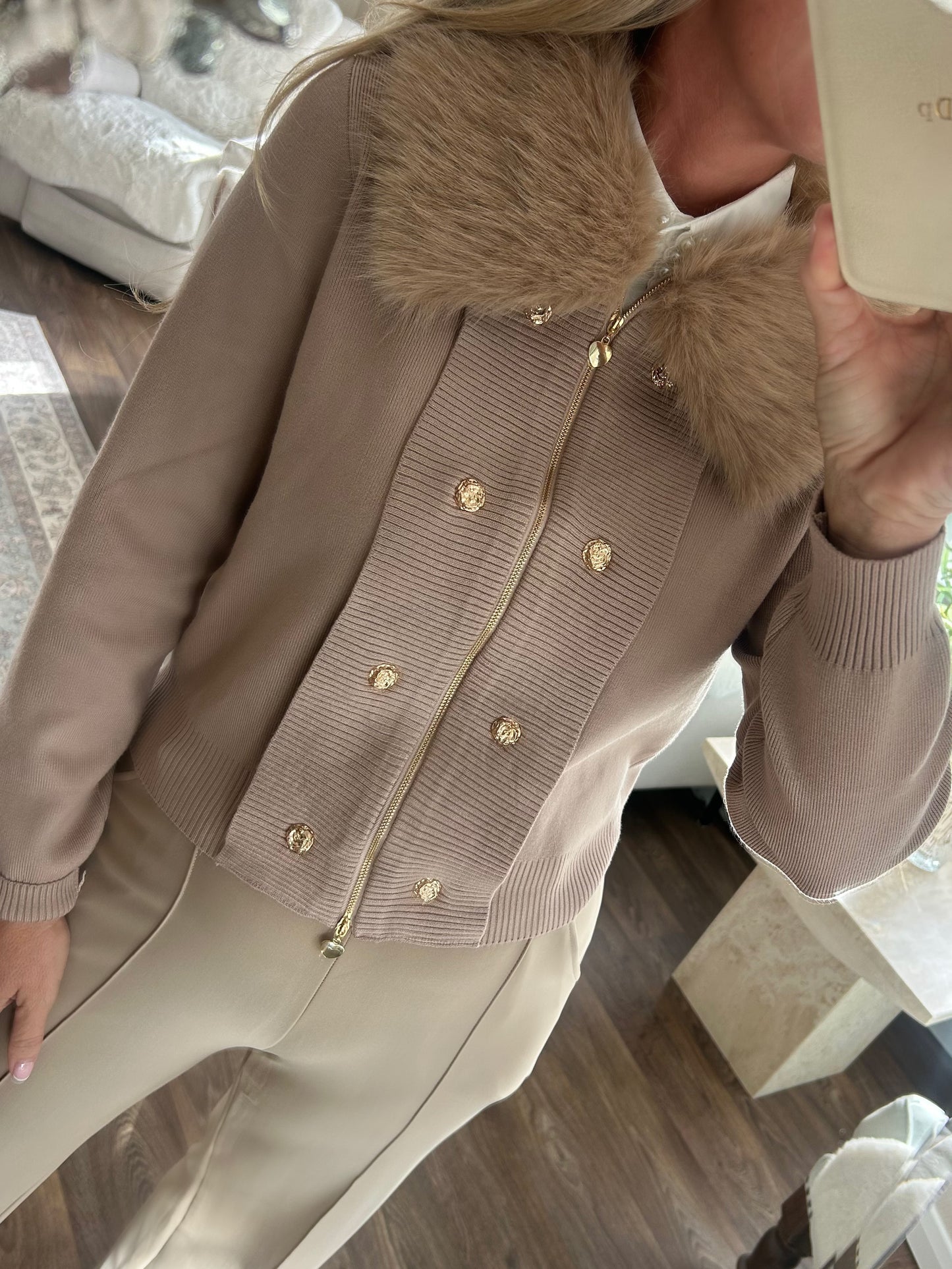 Beige faux fur collar cardigan